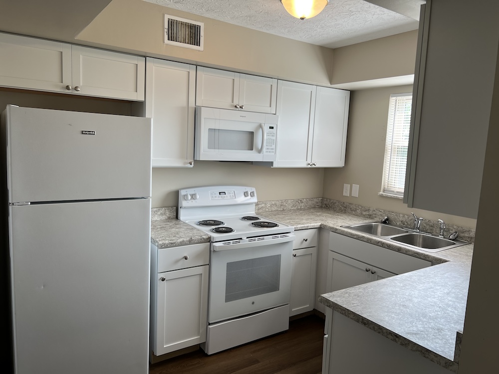 Kitchen Shorelake Apartments Lexington KY